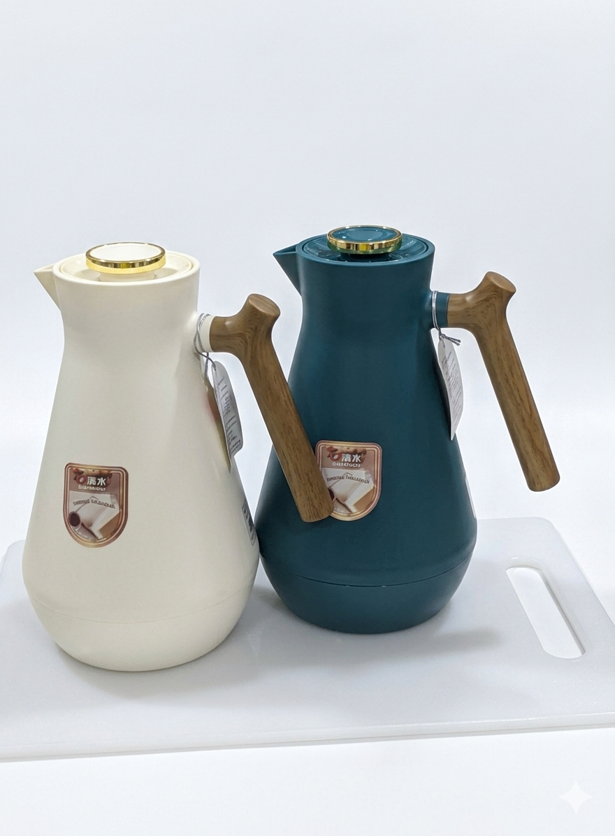 Nordic-style thermal vacuum carafes (flasks)