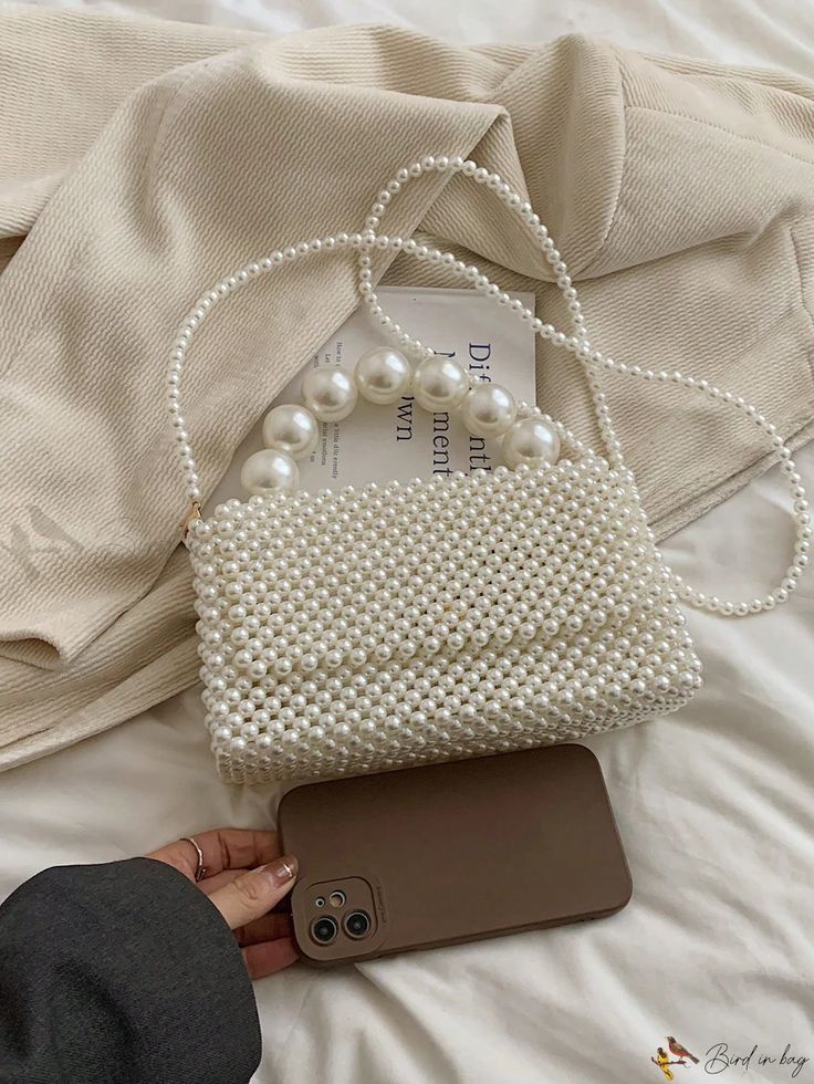 vintage-style pearl beaded crossbody handbag