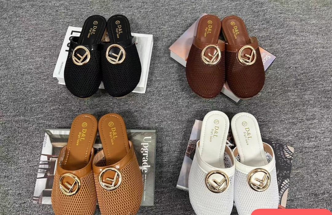 women's closed-toe mule slippers